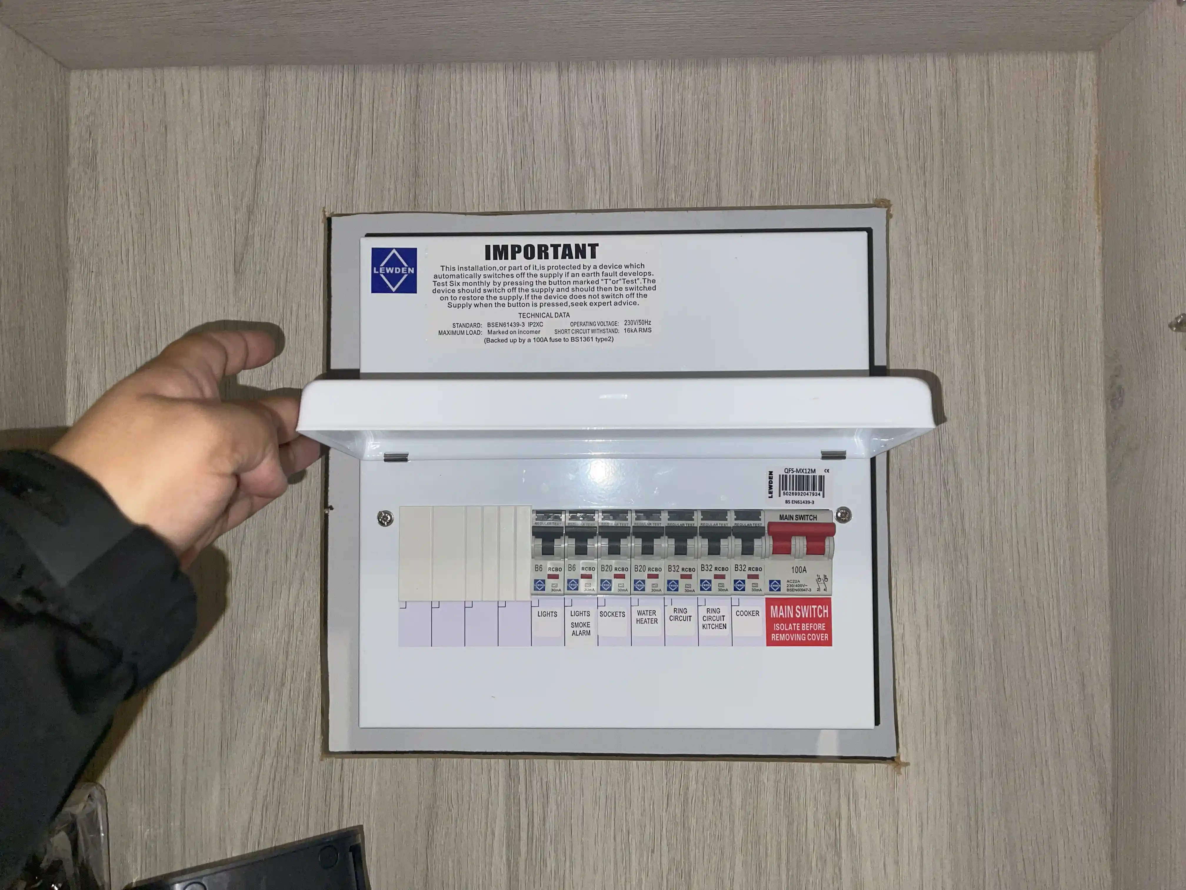 Emergency Electrician Streatham